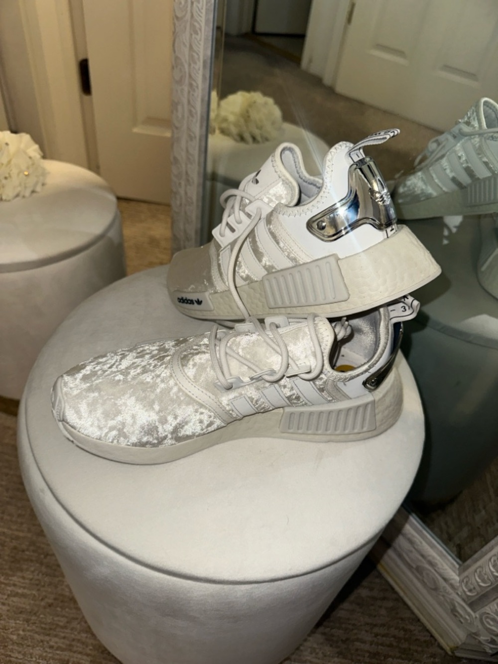 adidas White crushed Velvet velour metallic Sneakers Silver tennis shoes 8 new